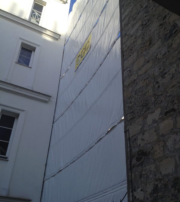 Giant noise barrier installed in Paris by Acousteam