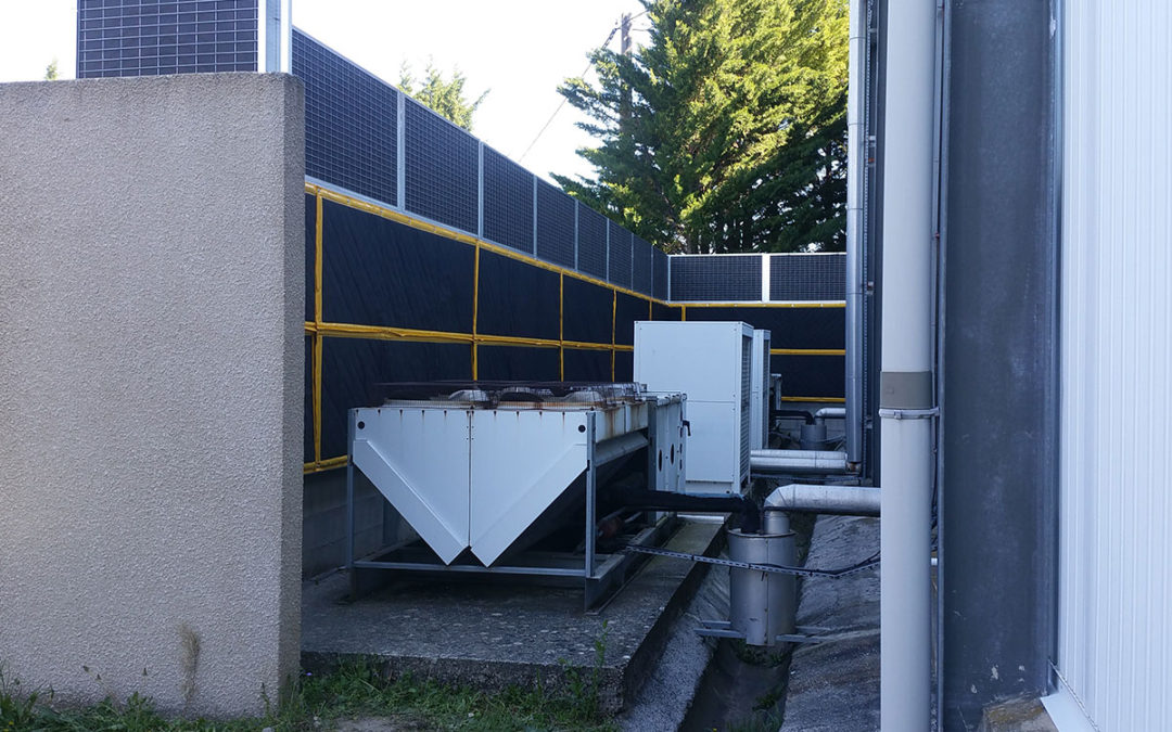 Acoustic fence panels to protect the neighbourhood from an aircon noise