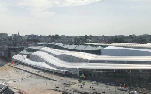 A big protection tarpaulin for the new Rennes train station construction site