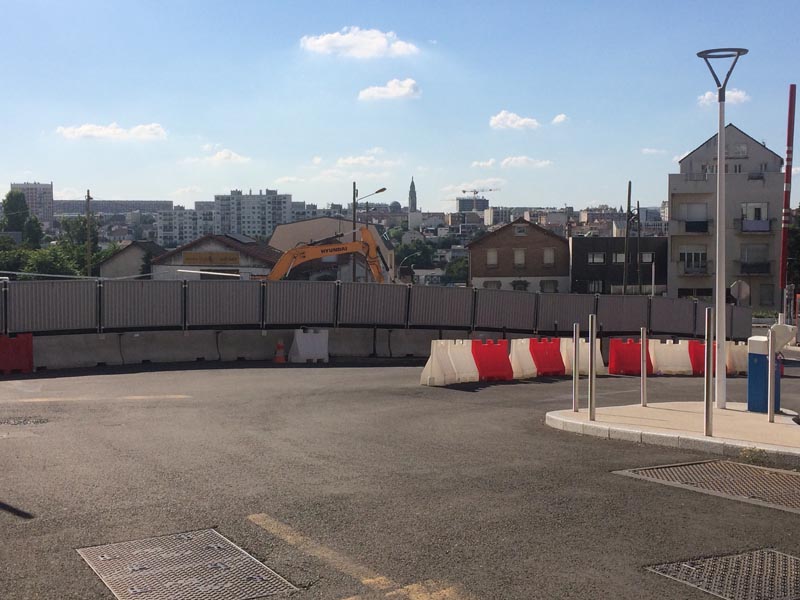 Bâches acoustiques pour le chantier d'une nouvelle station de métro à Paris