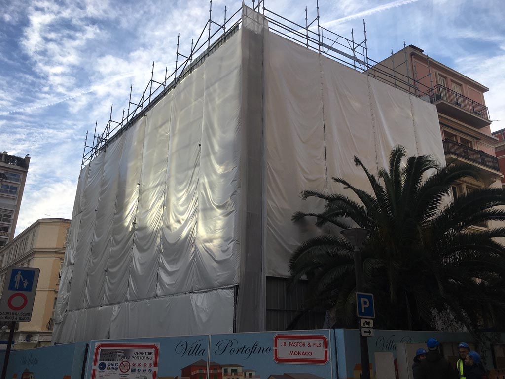 Bâches acoustiques pour un chantier de rénovation d'un bâtiment à Monaco