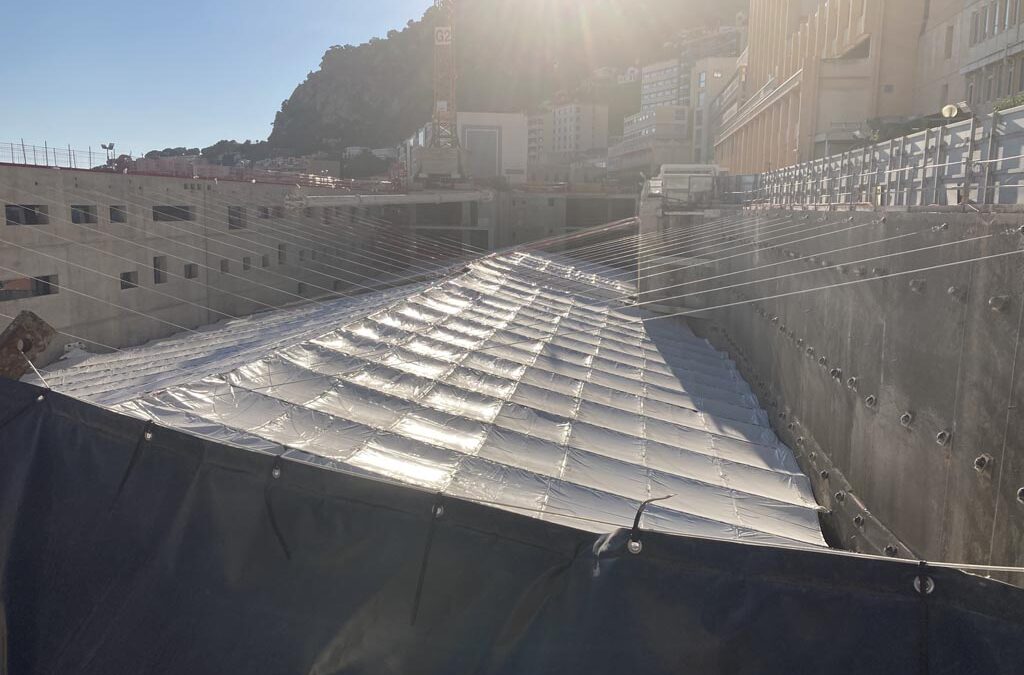 Un toit en bâches acoustiques pour les travaux de l’hôpital de Monaco