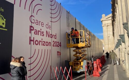 Un mur anti-bruit ZURICH pour le chantier de la gare du Nord à Paris